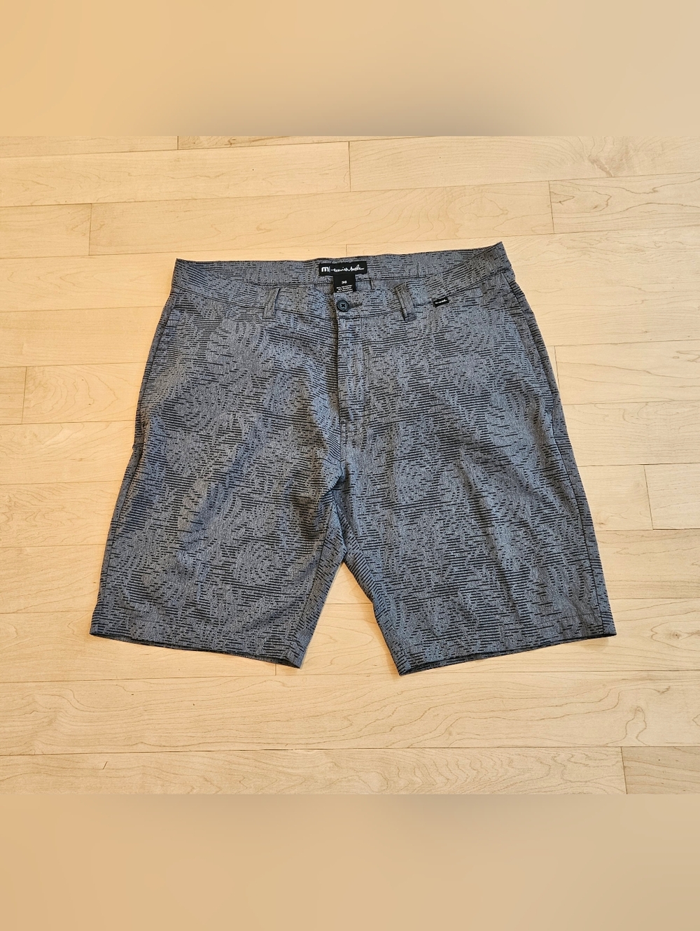 TravisMathew Golf Shorts Gray Pattern Stretch Performance Mens 36